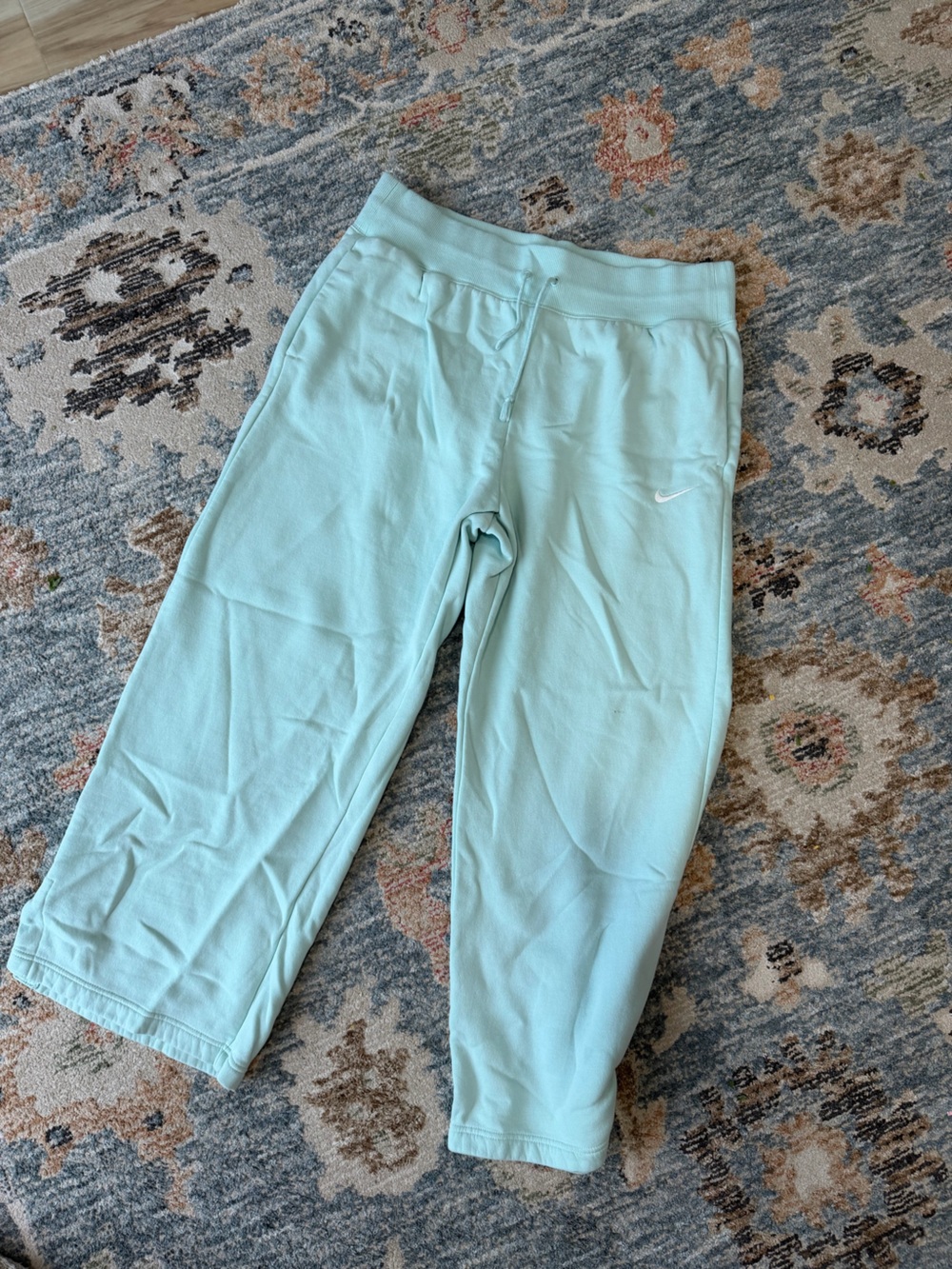 Nike Women’s Wide Leg Light Blue Sweat Pants XL